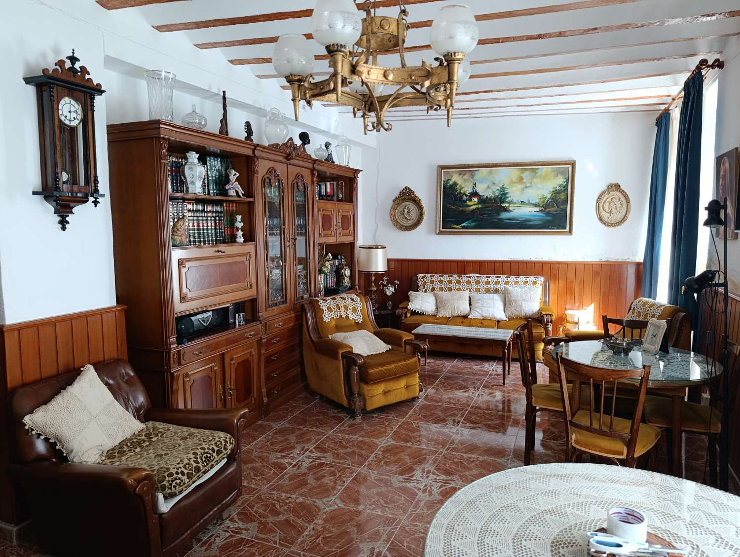 House with land in Mogón