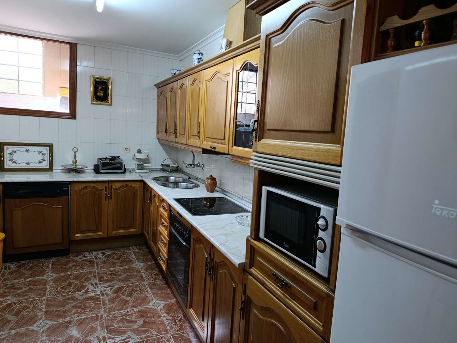 House with land in Mogón