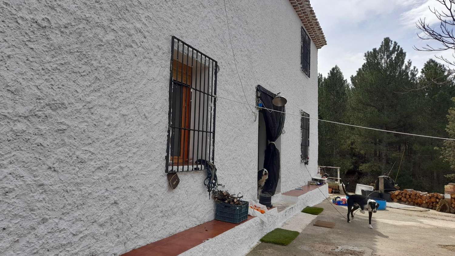 Country house in Santiago Pontones