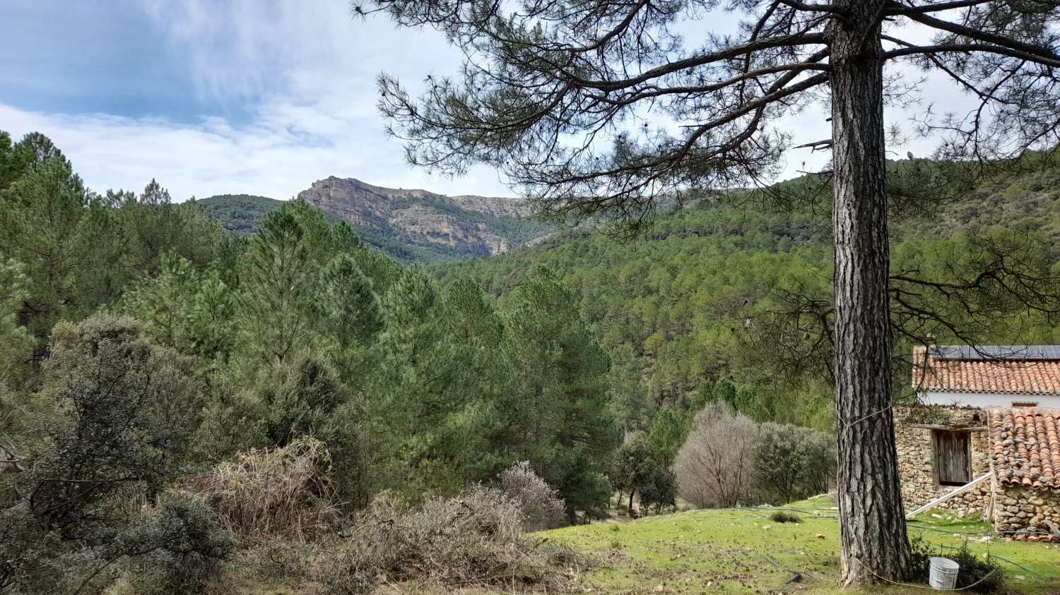 Country house in Santiago Pontones