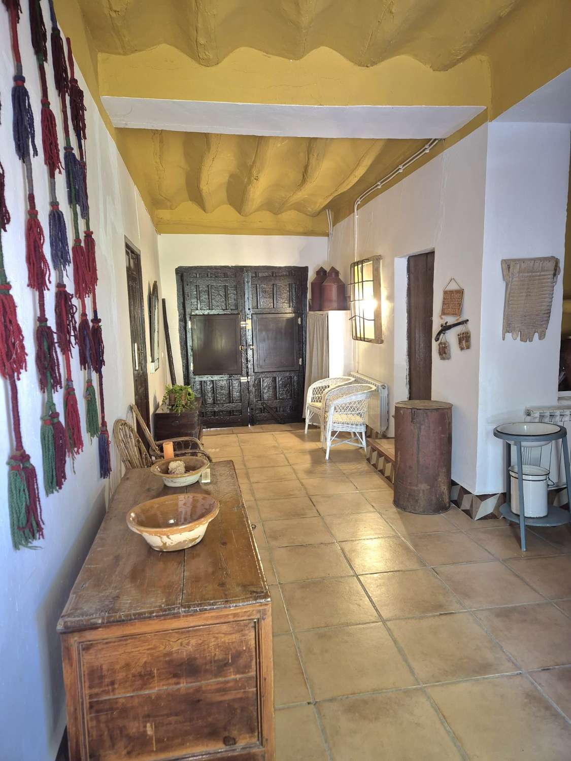 Olive grove and farmhouse in Hornos de Peal.